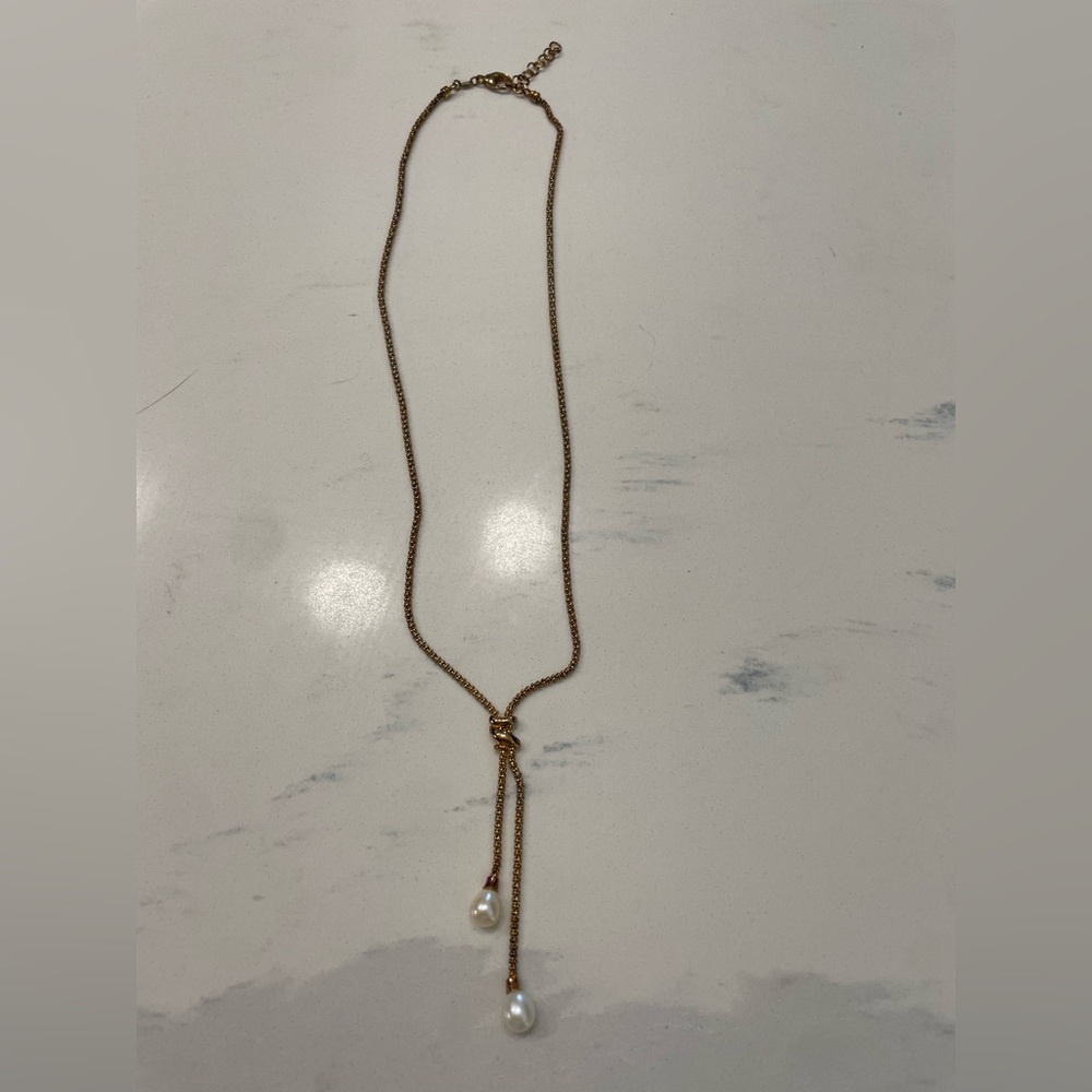 Elegant Gold Necklace with Pearl Pendant